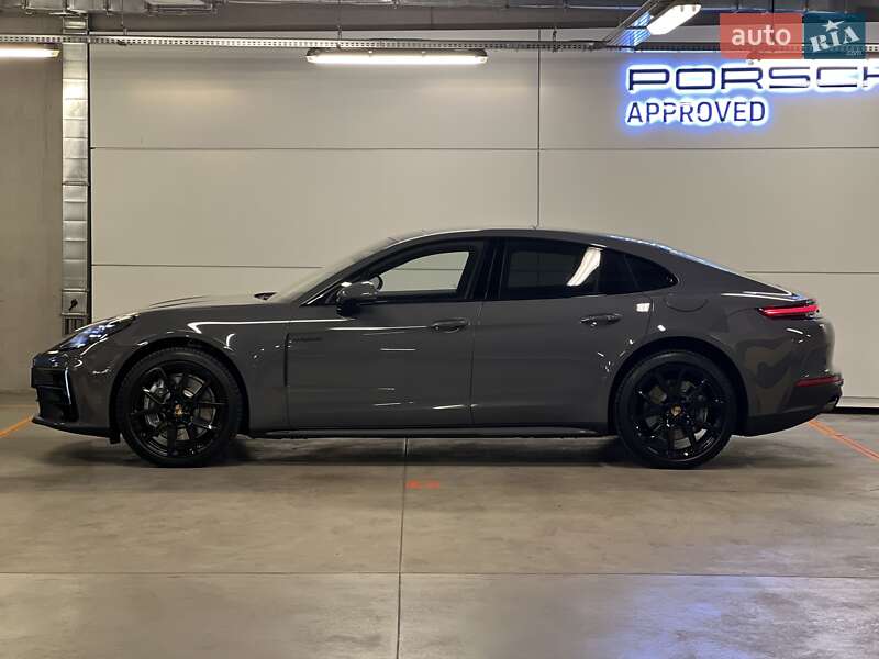 Фастбэк Porsche Panamera 2025 в Киеве