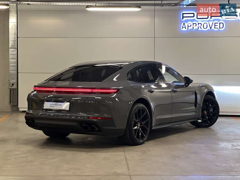 Фастбэк Porsche Panamera 2025 в Киеве