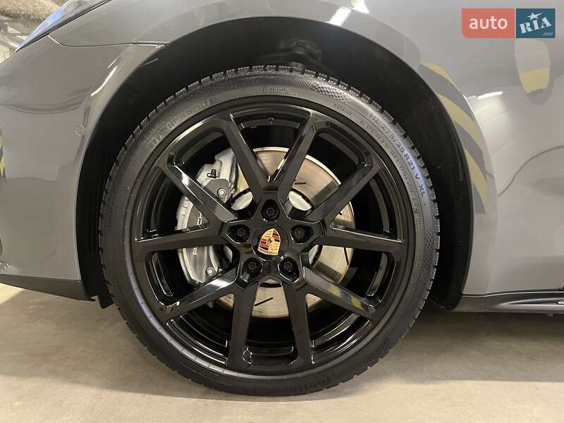 Фастбэк Porsche Panamera 2025 в Киеве