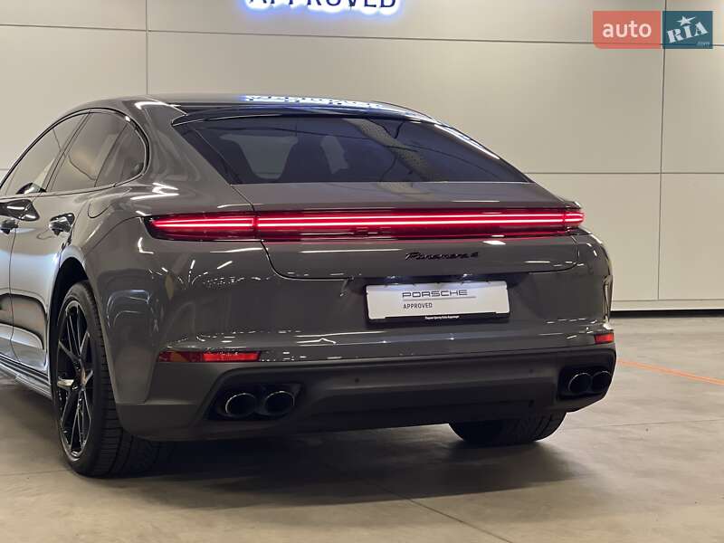 Фастбэк Porsche Panamera 2025 в Киеве
