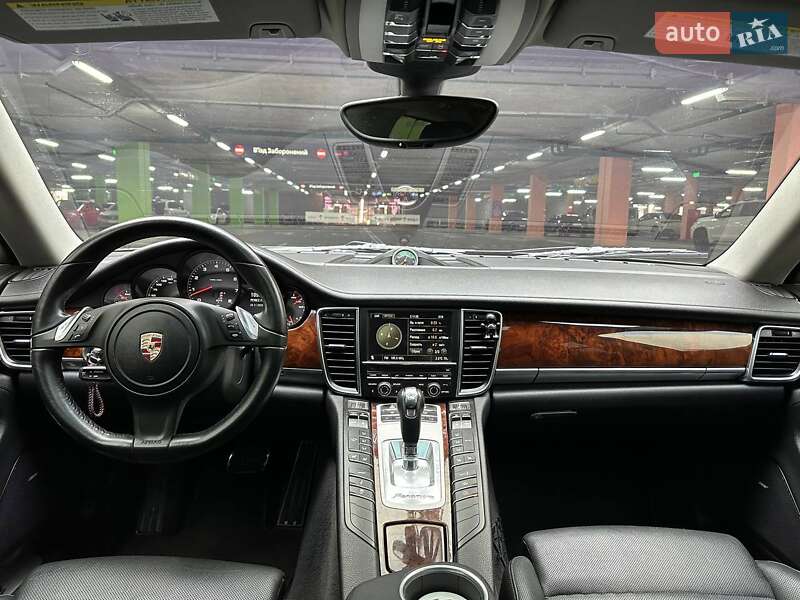 Фастбэк Porsche Panamera 2012 в Киеве