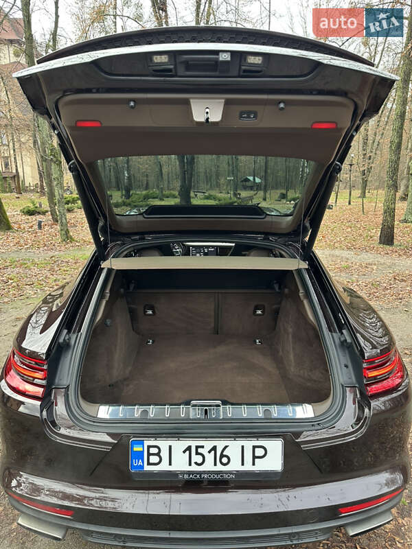 Фастбек Porsche Panamera 2017 в Києві