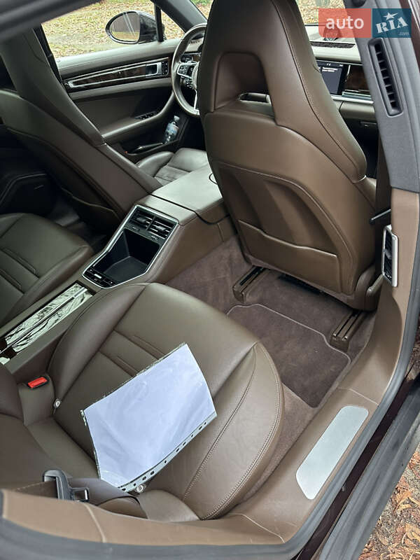 Фастбек Porsche Panamera 2017 в Києві