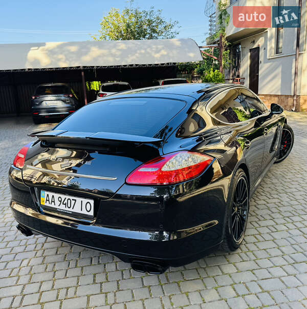 Фастбэк Porsche Panamera 2010 в Одессе