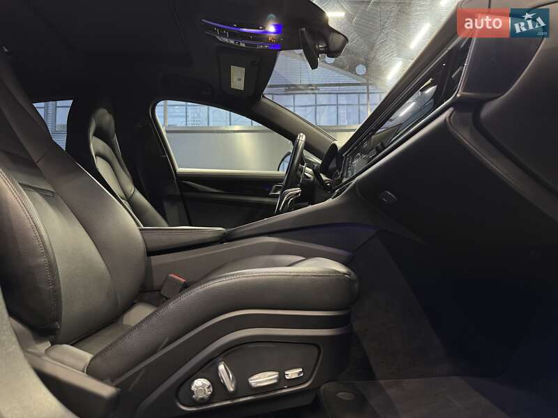 Фастбэк Porsche Panamera 2017 в Киеве