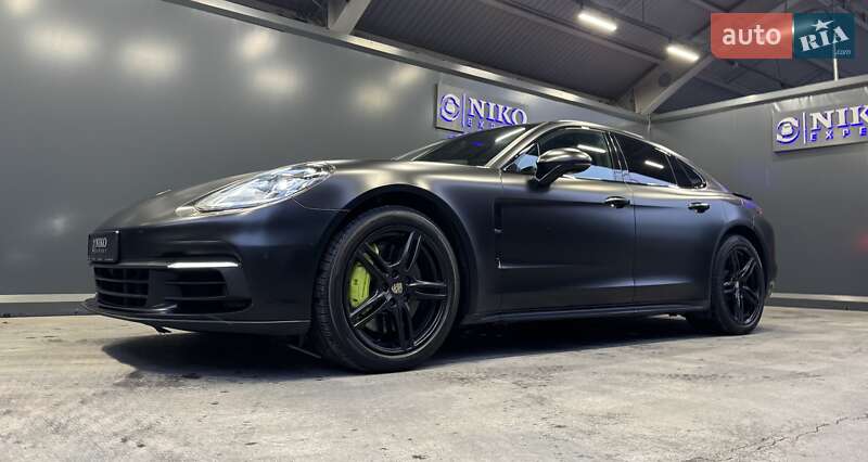 Фастбэк Porsche Panamera 2017 в Киеве