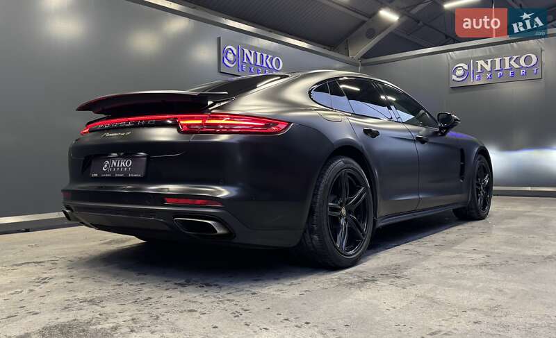 Фастбэк Porsche Panamera 2017 в Киеве