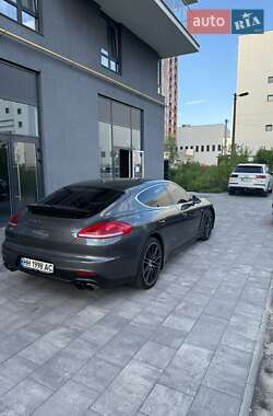 Фастбэк Porsche Panamera 2014 в Львове
