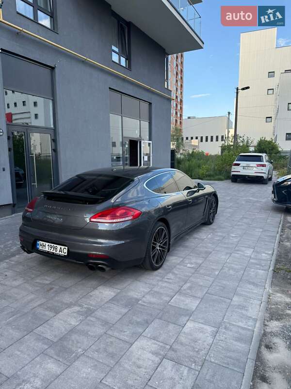 Фастбек Porsche Panamera 2014 в Львові фото 3 Фастбек Porsche Panamera 2014 в Львові