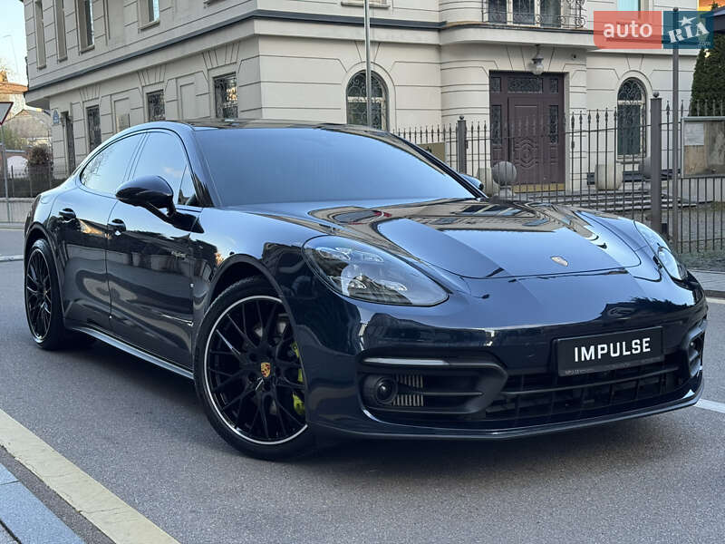 Фастбек Porsche Panamera 2020 в Києві