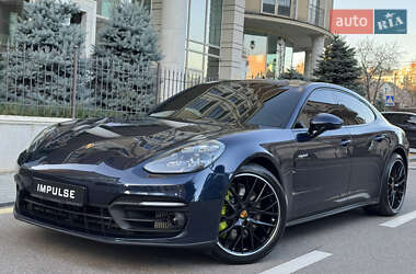 Фастбек Porsche Panamera 2020 в Києві