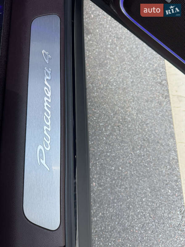 Фастбек Porsche Panamera 2020 в Києві