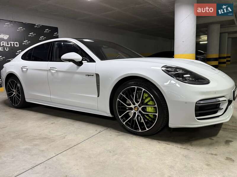 Фастбэк Porsche Panamera 2023 в Киеве фото 7 Фастбэк Porsche Panamera 2023 в Киеве