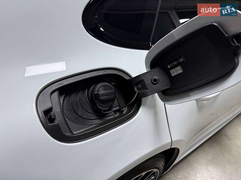 Фастбэк Porsche Panamera 2023 в Киеве фото 37 Фастбэк Porsche Panamera 2023 в Киеве