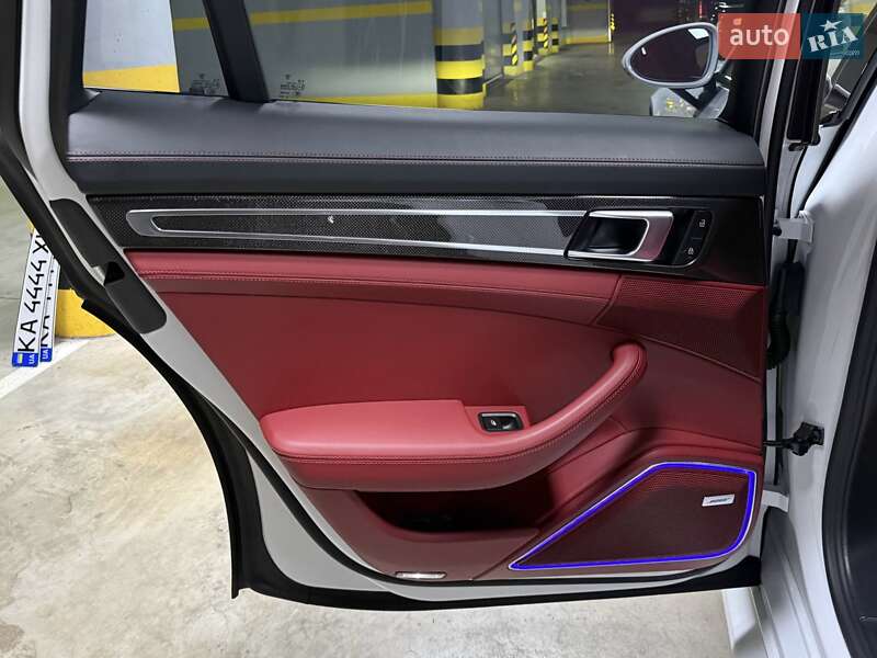 Фастбэк Porsche Panamera 2023 в Киеве фото 64 Фастбэк Porsche Panamera 2023 в Киеве