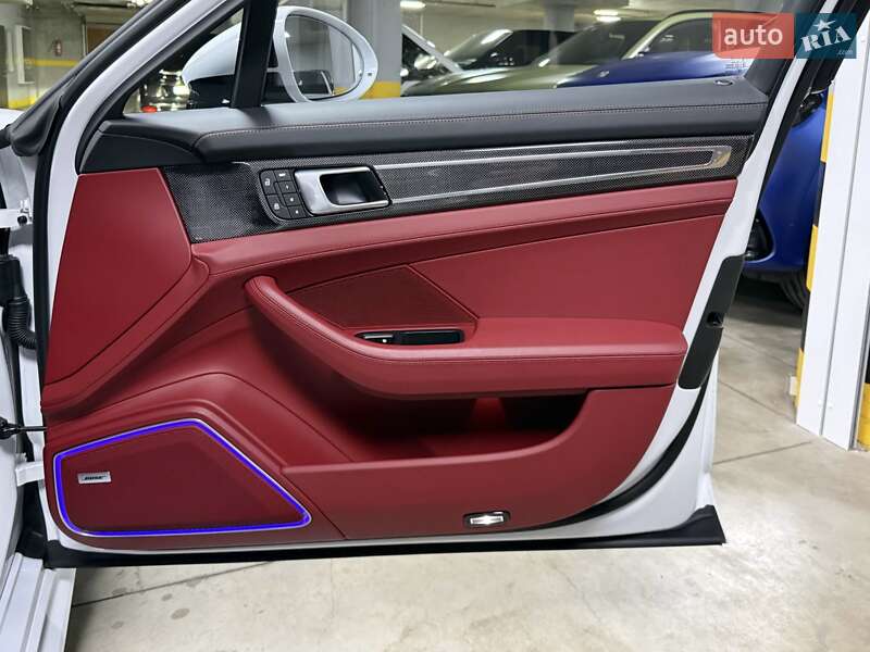 Фастбэк Porsche Panamera 2023 в Киеве фото 127 Фастбэк Porsche Panamera 2023 в Киеве