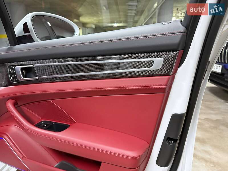 Фастбэк Porsche Panamera 2023 в Киеве фото 125 Фастбэк Porsche Panamera 2023 в Киеве
