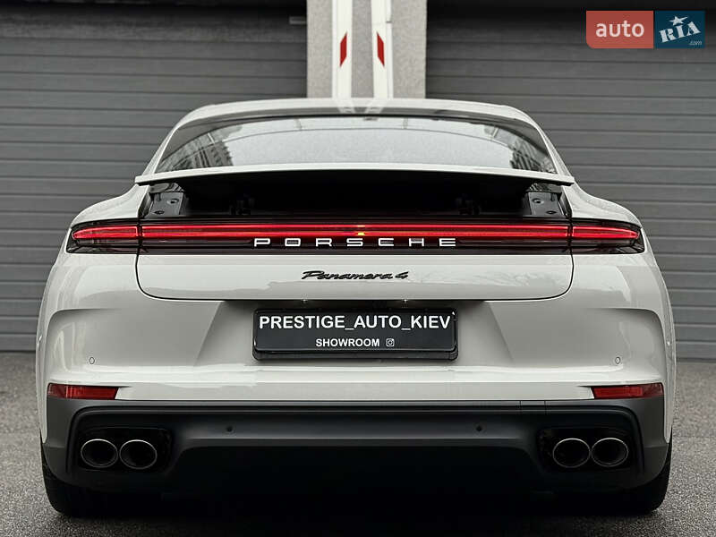 Фастбэк Porsche Panamera 2024 в Киеве