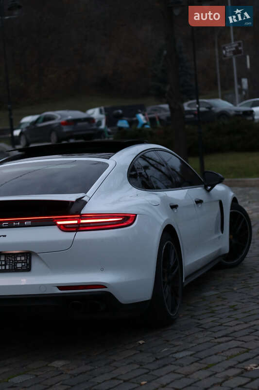 Фастбэк Porsche Panamera 2017 в Киеве фото 5 Фастбэк Porsche Panamera 2017 в Киеве