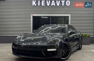 Фастбэк Porsche Panamera 2023 в Киеве