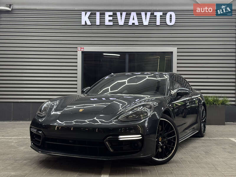 Porsche Panamera 2023