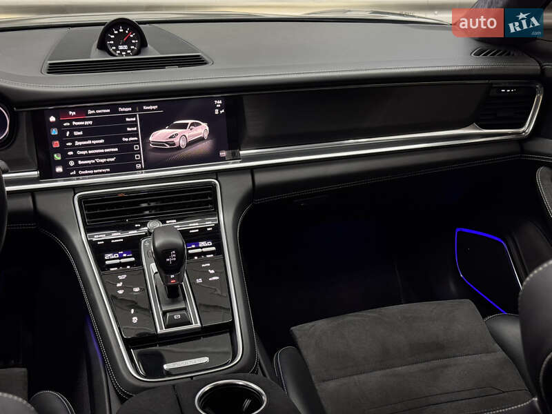 Фастбек Porsche Panamera 2023 в Києві