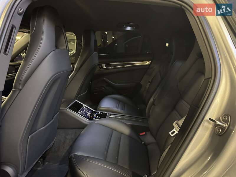 Фастбэк Porsche Panamera 2019 в Киеве фото 45 Фастбэк Porsche Panamera 2019 в Киеве