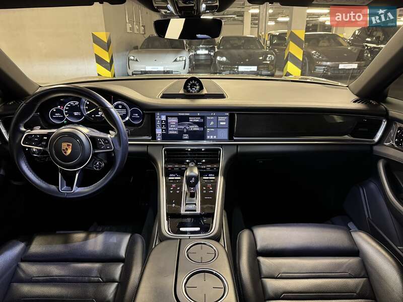 Фастбэк Porsche Panamera 2019 в Киеве фото 29 Фастбэк Porsche Panamera 2019 в Киеве