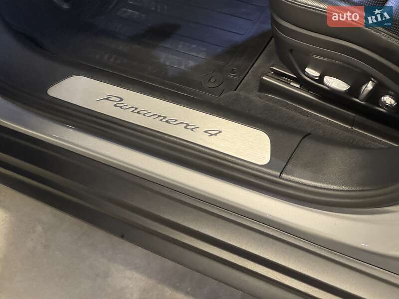 Фастбэк Porsche Panamera 2019 в Киеве фото 22 Фастбэк Porsche Panamera 2019 в Киеве