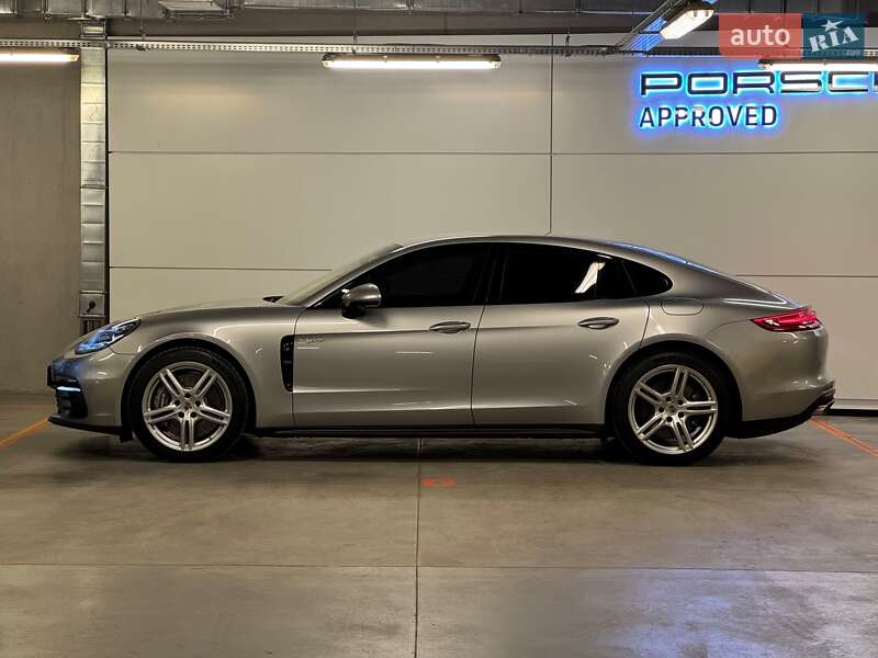 Фастбэк Porsche Panamera 2019 в Киеве фото 2 Фастбэк Porsche Panamera 2019 в Киеве