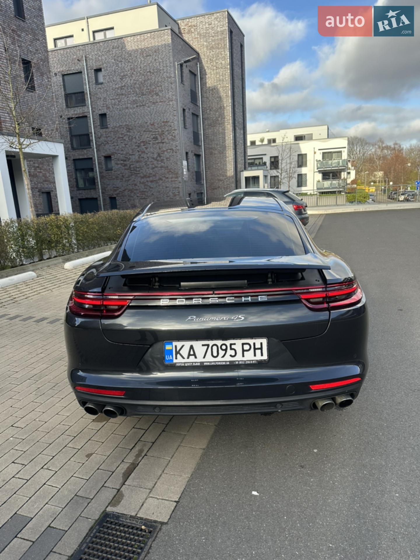 2017 Porsche Panamera - мініатюра 24