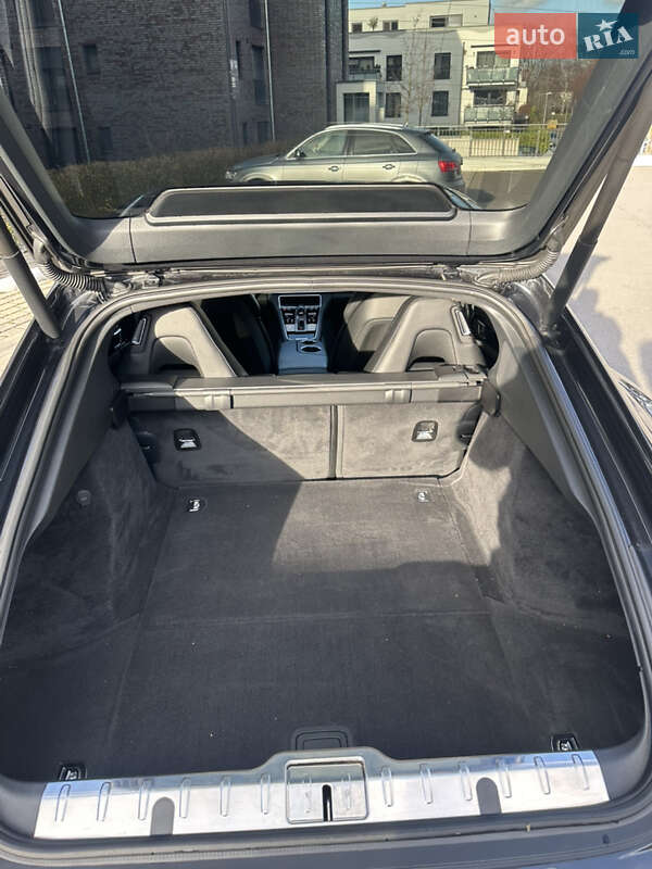 Фастбэк Porsche Panamera 2017 в Львове