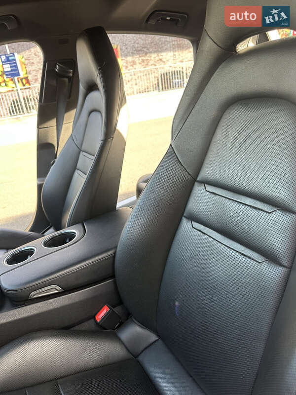 Фастбэк Porsche Panamera 2017 в Львове