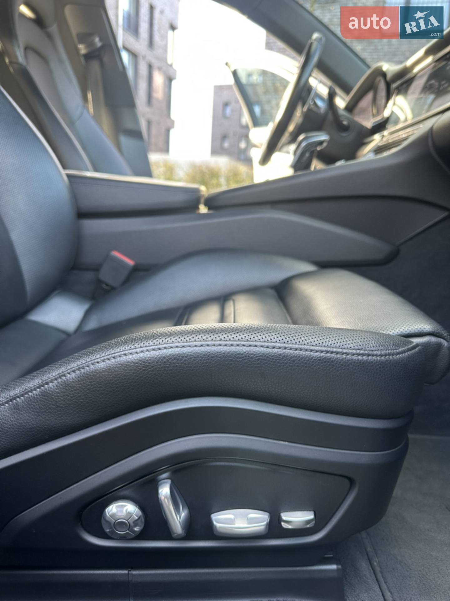 2017 Porsche Panamera - мініатюра 108