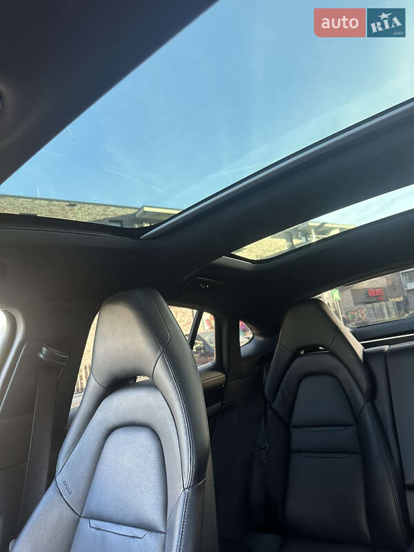 Фастбэк Porsche Panamera 2017 в Львове