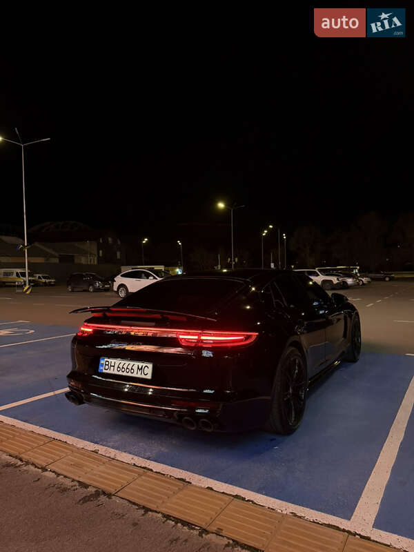 Універсал Porsche Panamera 2019 в Києві
