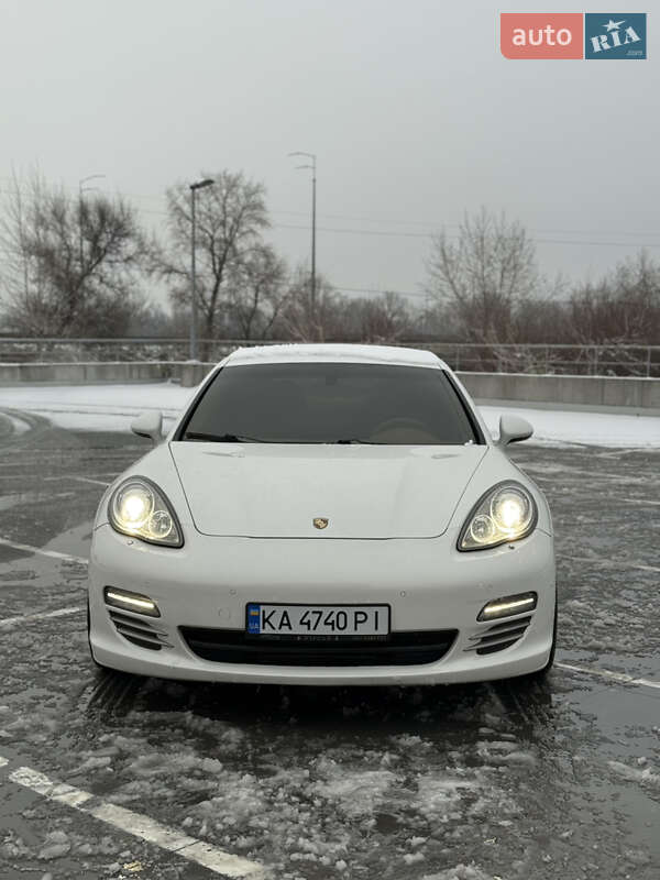 Фастбэк Porsche Panamera 2010 в Киеве