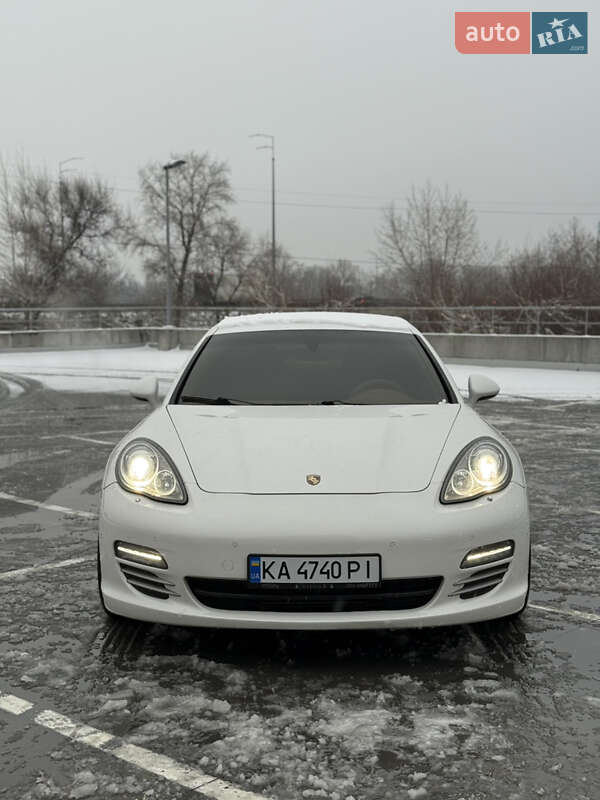 Фастбэк Porsche Panamera 2010 в Киеве