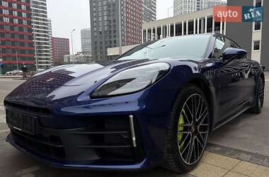 Фастбэк Porsche Panamera 2024 в Киеве