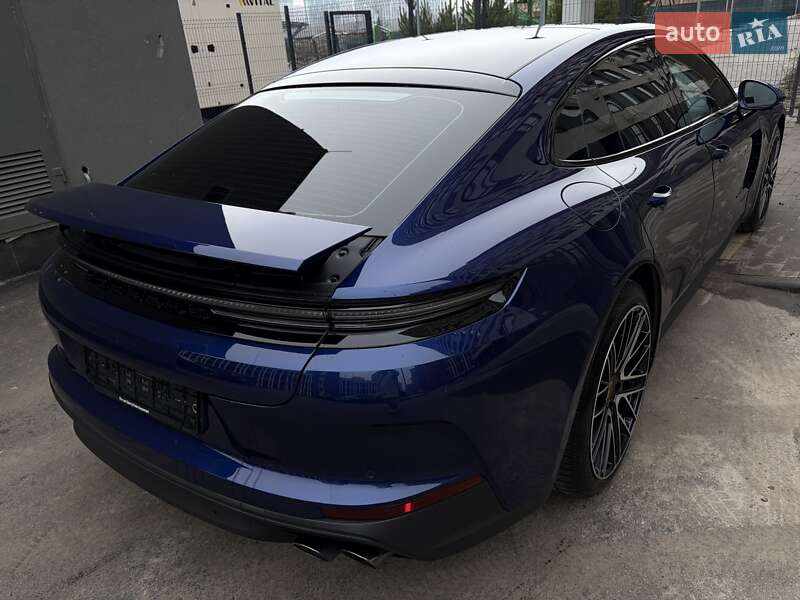 Фастбэк Porsche Panamera 2024 в Киеве фото 90 Фастбэк Porsche Panamera 2024 в Киеве