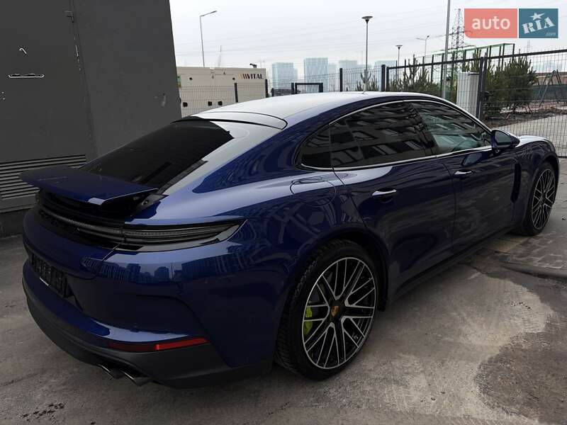 Фастбэк Porsche Panamera 2024 в Киеве фото 94 Фастбэк Porsche Panamera 2024 в Киеве