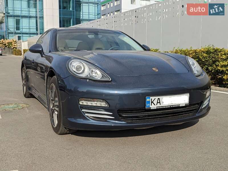 Фастбек Porsche Panamera 2010 в Києві