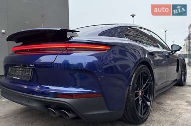 Фастбэк Porsche Panamera 2024 в Киеве