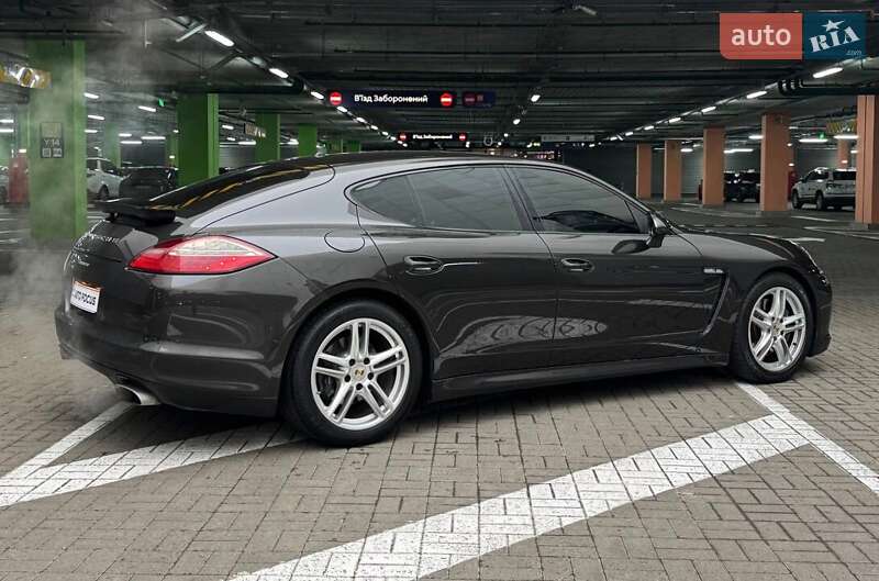 Фастбек Porsche Panamera 2012 в Києві фото 7 Фастбек Porsche Panamera 2012 в Києві