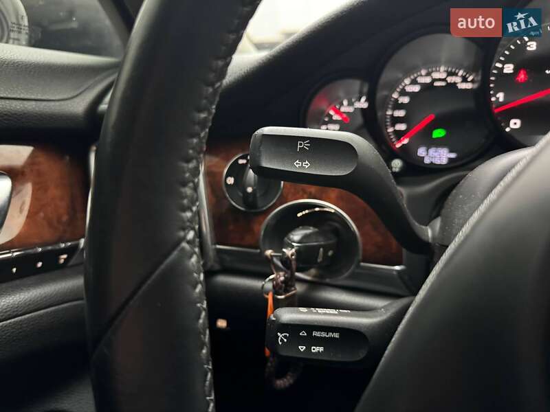 Фастбек Porsche Panamera 2012 в Києві фото 16 Фастбек Porsche Panamera 2012 в Києві