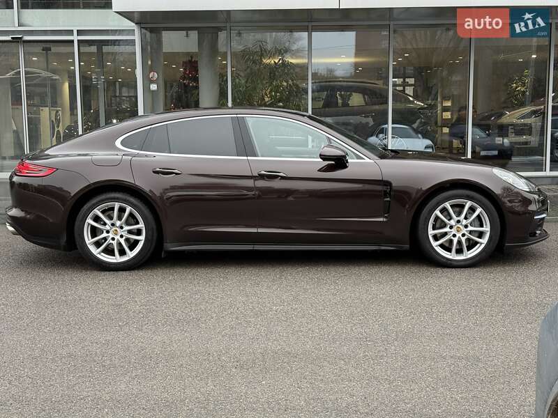 Фастбек Porsche Panamera 2017 в Дніпрі фото 5 Фастбек Porsche Panamera 2017 в Дніпрі