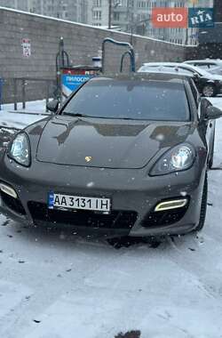 Фастбэк Porsche Panamera 2012 в Киеве
