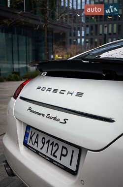 Фастбек Porsche Panamera 2011 в Києві