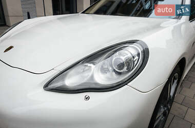 Фастбек Porsche Panamera 2011 в Києві