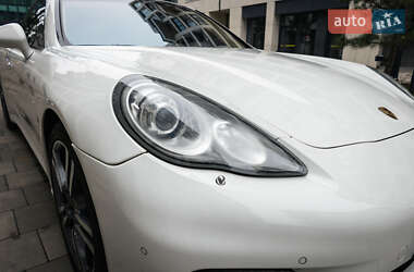 Фастбек Porsche Panamera 2011 в Києві